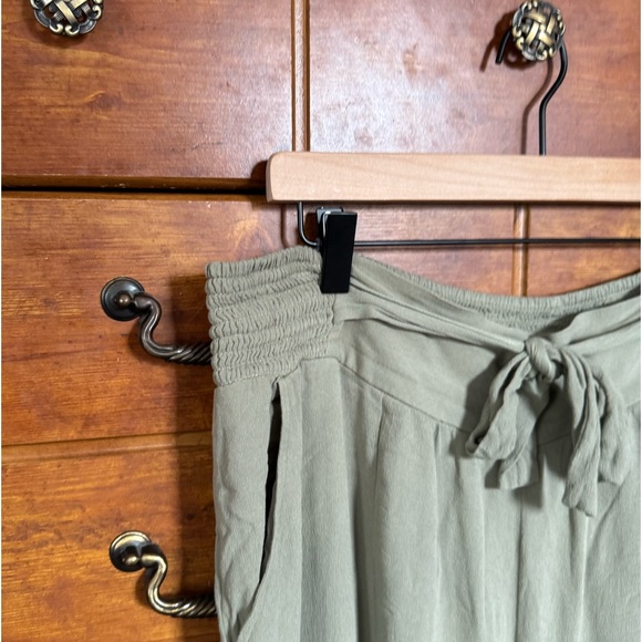 High Rise Tiered Wide Leg Pant - Picture 5 of 5